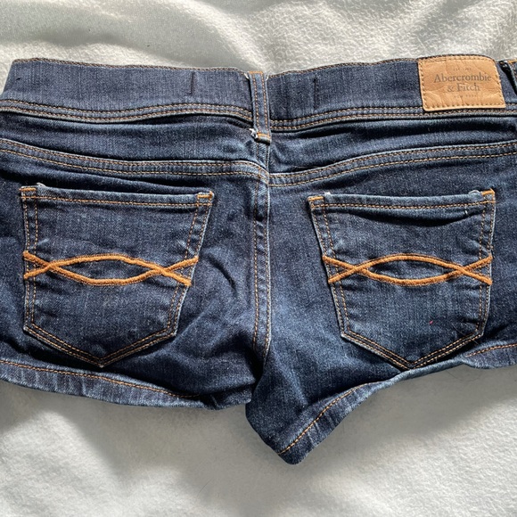 Abercrombie & Fitch jean shorts - size 00 - Picture 2 of 2